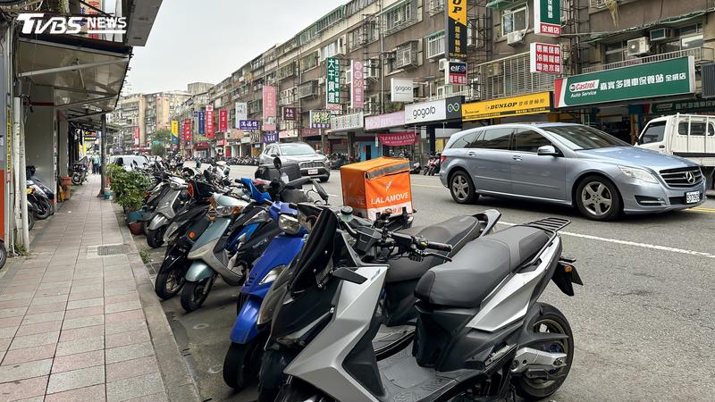 坐機車後座等早餐卻被開罰2.4萬元？警「密錄器損壞」最終撤銷