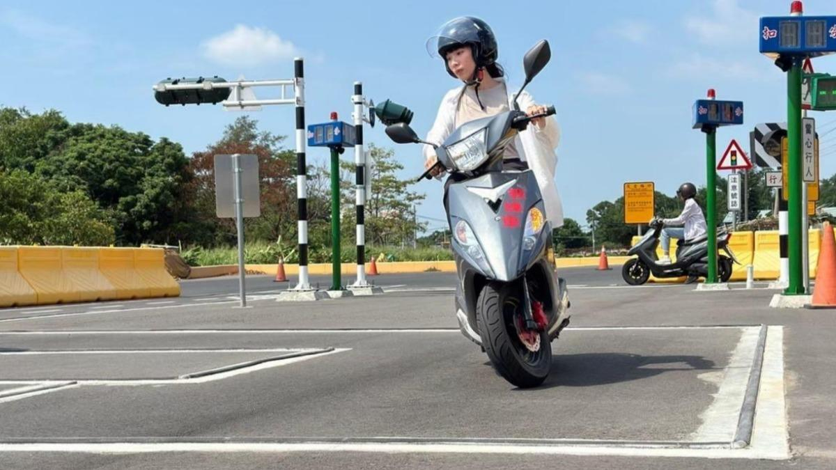 明年起機車駕訓將增5小時術科，10月起考照試辦道路路考