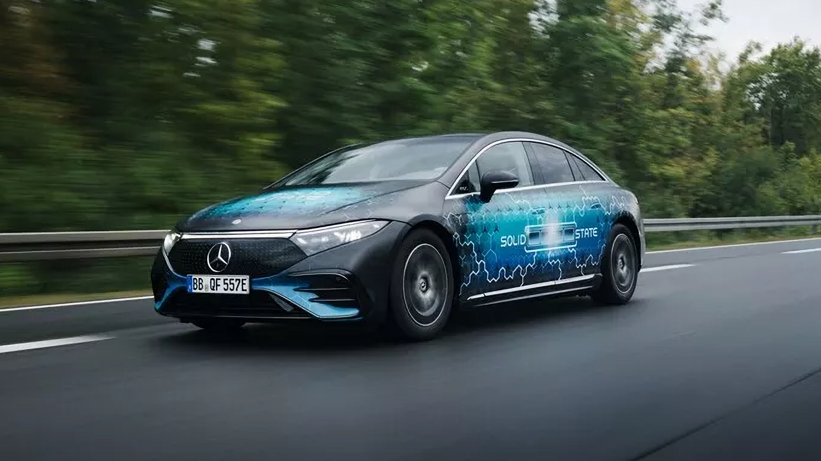 Mercedes-Benz攜手台灣輝能科技測試固態電池，第四代技術充至80%只需6.4分鐘
