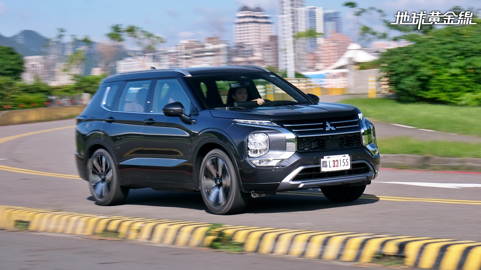 試駕／Mitsubishi Outlander強勢回歸？進口身份車格放大，頂規四驅還有7人座