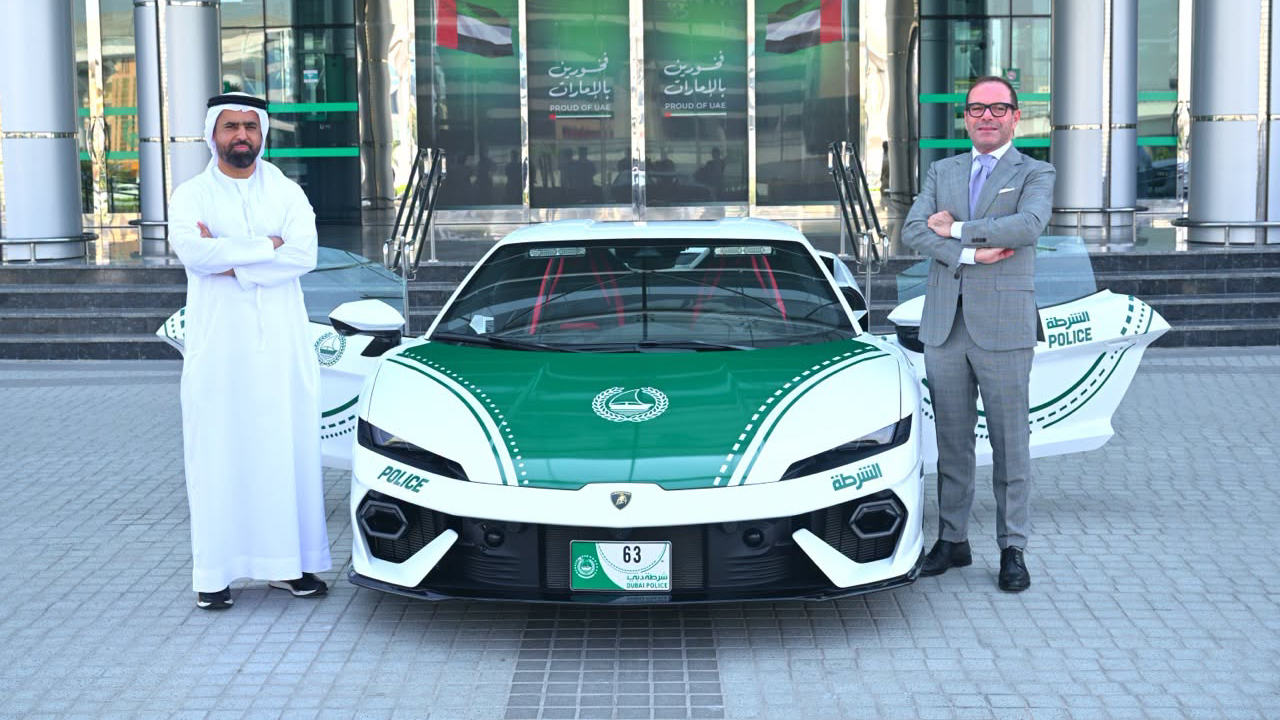 杜拜警再添超跑新成員！920匹油電小牛Lamborghini Temerario入列