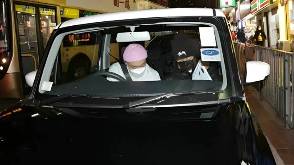 Jimny並不是陳奕迅與Suzuki品牌唯一的交集。過往也曾有媒體拍到他駕駛Suzuki Hustler。(圖/翻攝自小紅書)