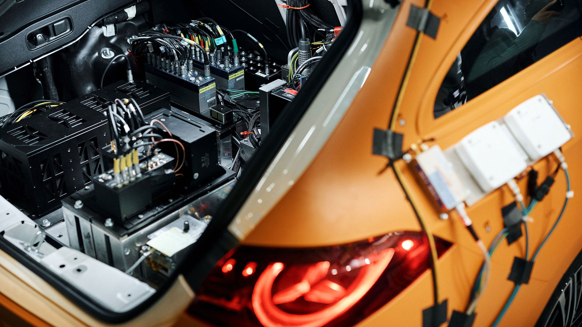 純電CLA高壓電池未受損，碰撞後自動斷電降低二次風險。（圖／Mercedes-Benz）