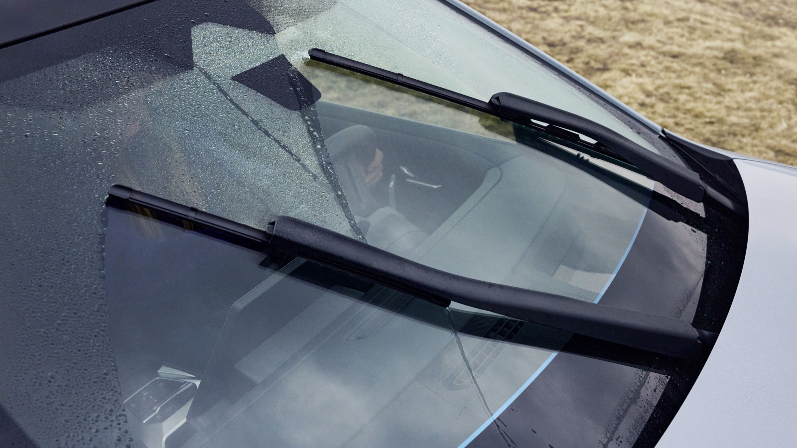 這次更特別針對冬季多變的天氣，提供行車記錄器 3.0 Pro 冬季特惠、原廠雨刷 75 折優惠，以及冬季主打品項折扣，確保車主行車安全。（圖／BMW提供）