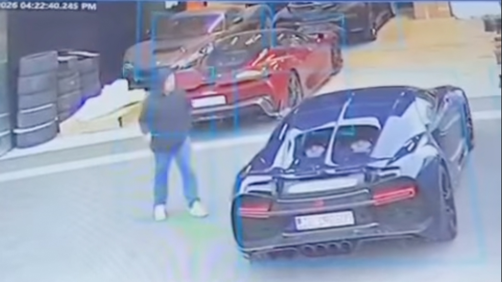 Bugatti執行長的Chiron在總部門口被偷！Mate Rimac：911全油門追不上