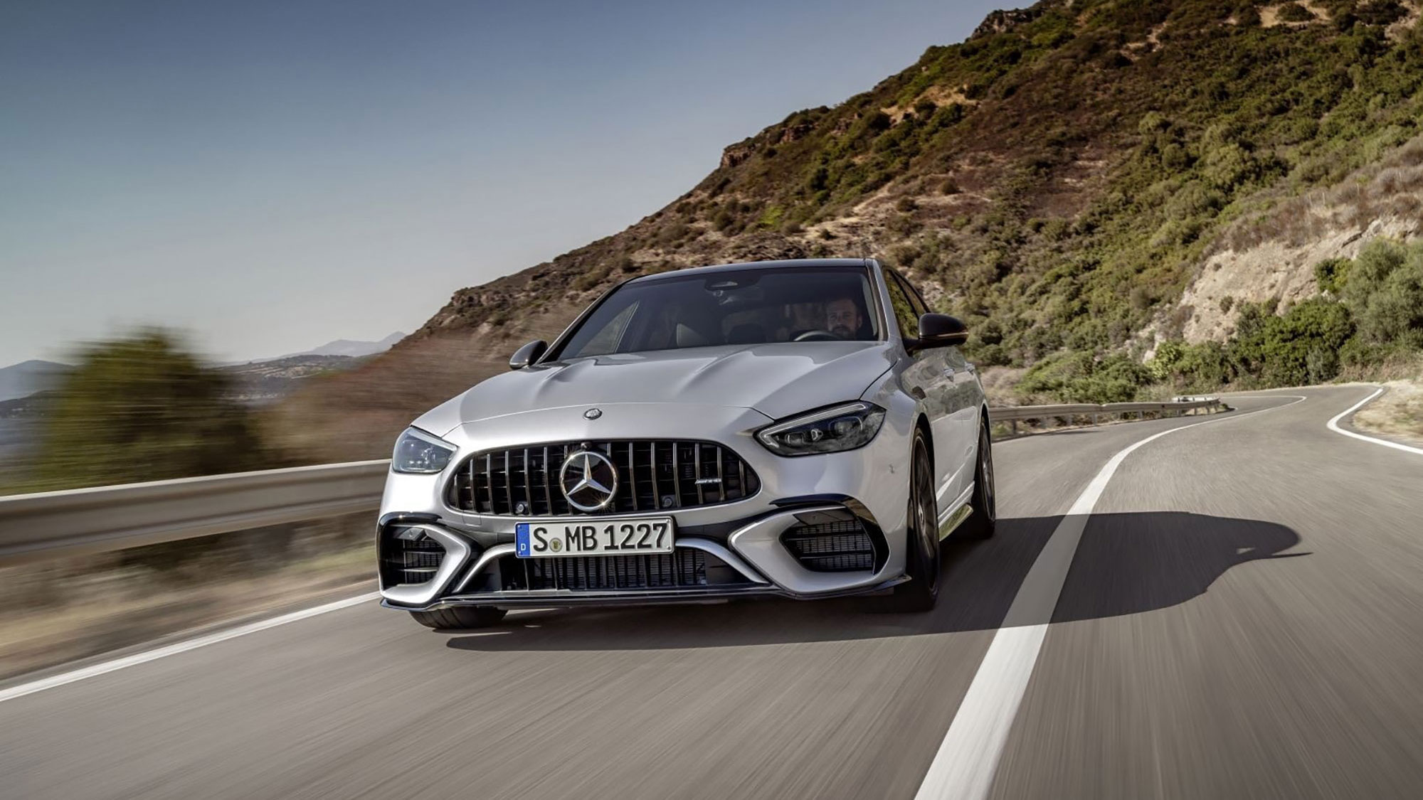 M-AMG C63確定重返性能戰場，燃油與純電雙動力同步開發