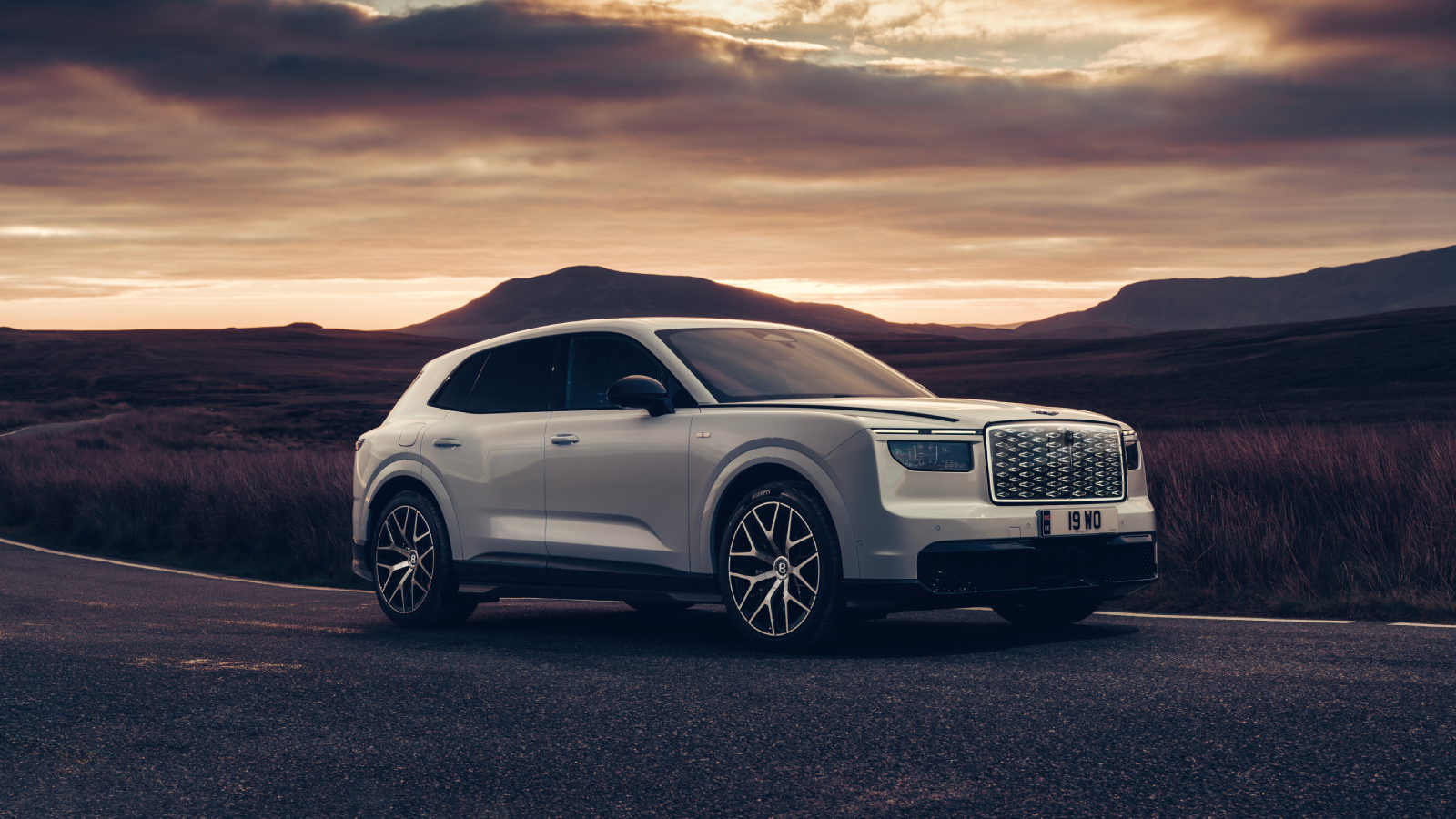 Bentley推Torcal First Edition首發版，配備到位、888匹搭專屬細節