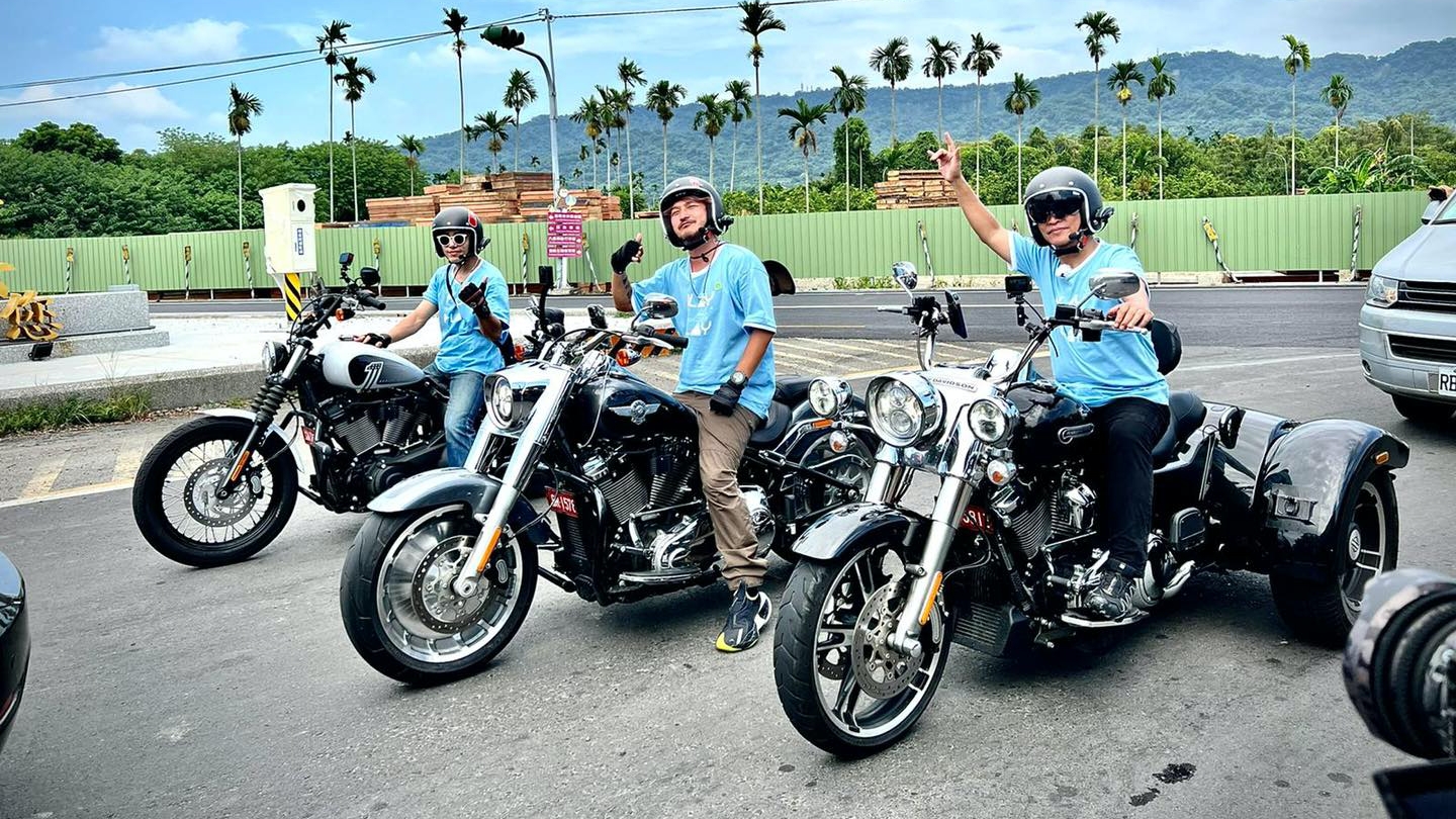 憲哥率領KID與坤達騎重機環島Sandy送的三輪哈雷也伴父出征| 地球黃金線