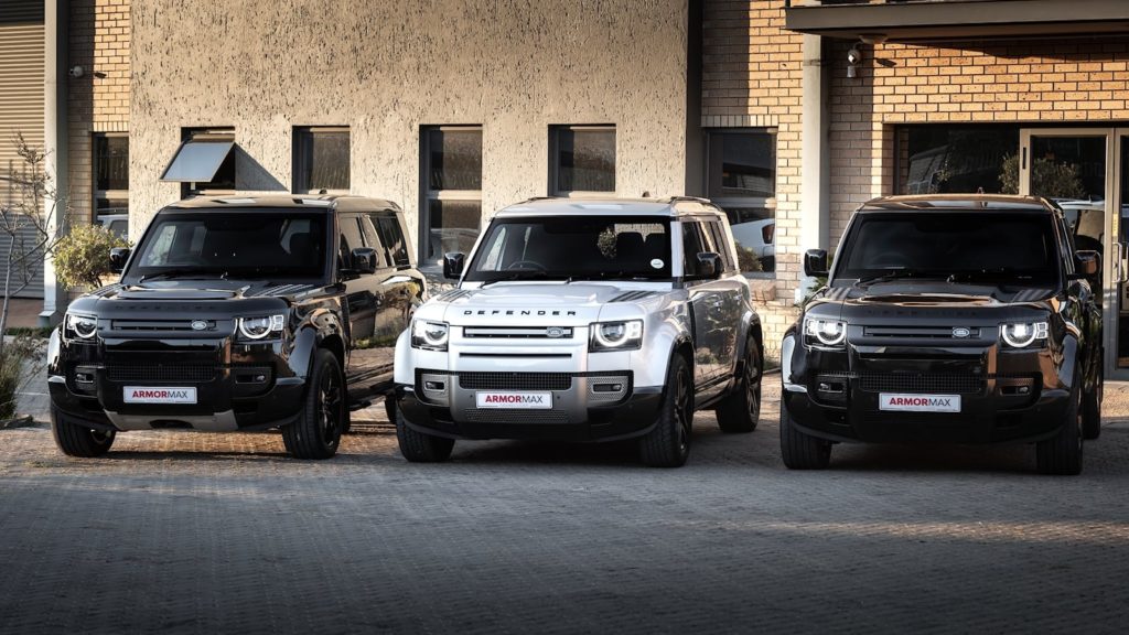 開這台不怕遇到「One Boy衝鋒槍」! 防彈版Land Rover Defender亮相 | 地球黃金線