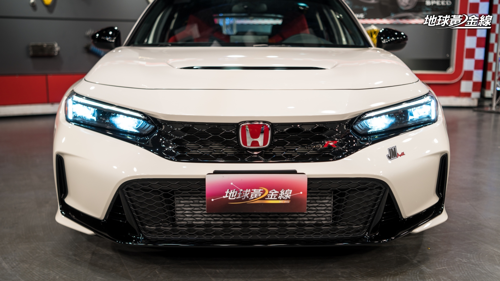 接單價破300萬的大喜美！ FL5 Civic Type R棚內直擊開箱 | 地球黃金線