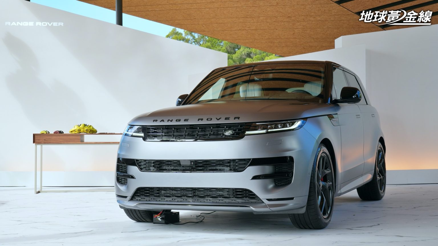 24年式Range Rover大軍壓境，Range Rover SV馬力上漲85匹！ | 地球黃金線