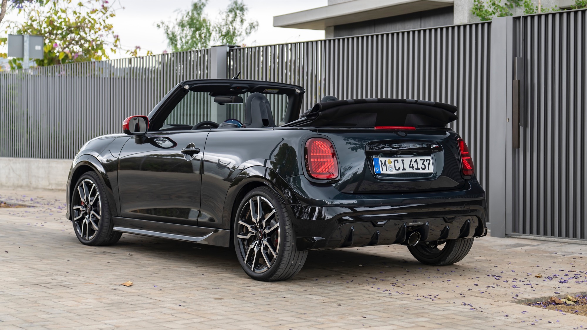 全新燃油版Mini John Cooper Works發表,敞篷版同步登場 | 地球黃金線