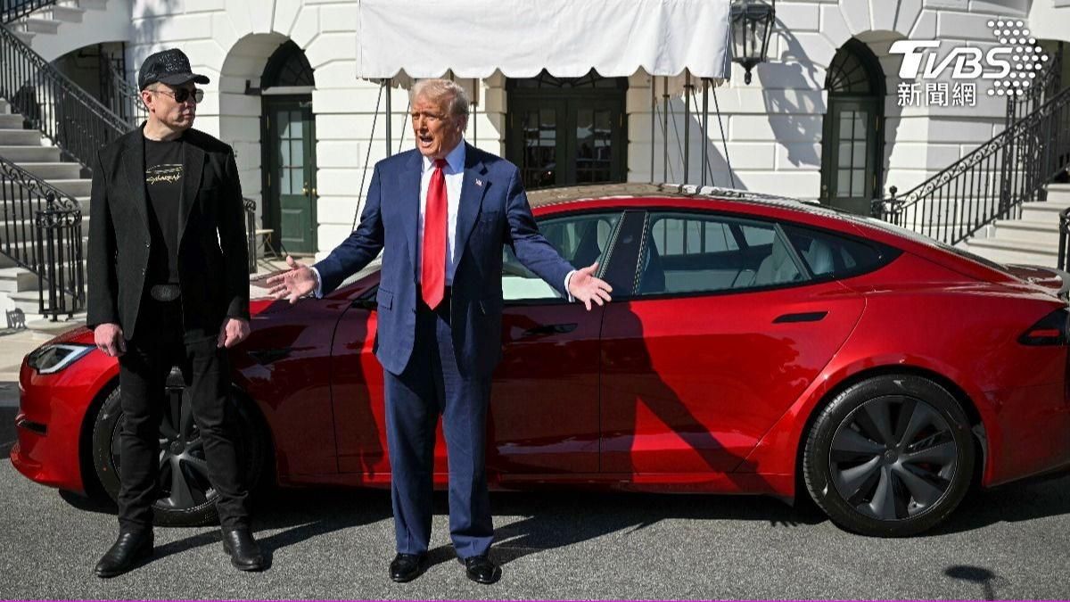 川普調整美國電動車與CAFE制度助長燃油車發展，特斯拉與Rivian少賺數十億美元