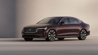Refreshed Volvo S90 exterior