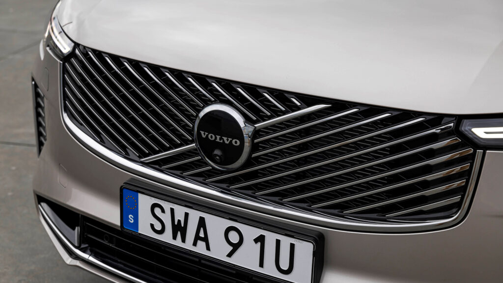 New Volvo XC90 T8 - exterior