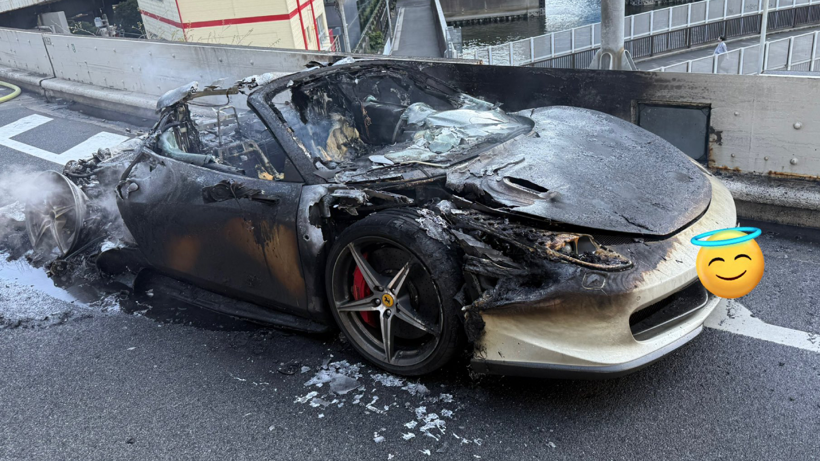 10年積蓄買法拉利交車1小時燒毀，車主發文自嘲：燒肉燒得比較香| 地球黃金線