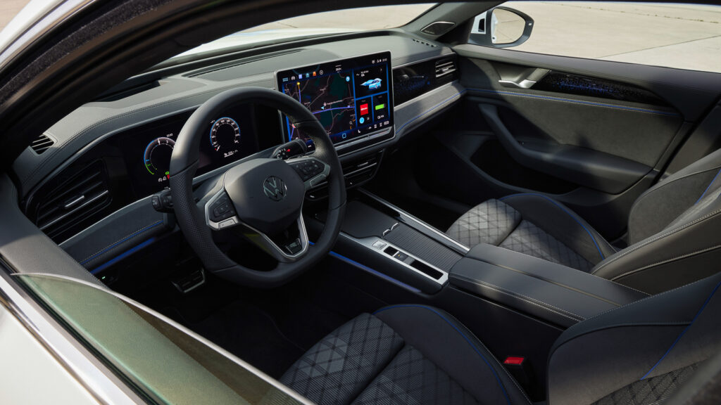 The interior of the new Passat R-Line