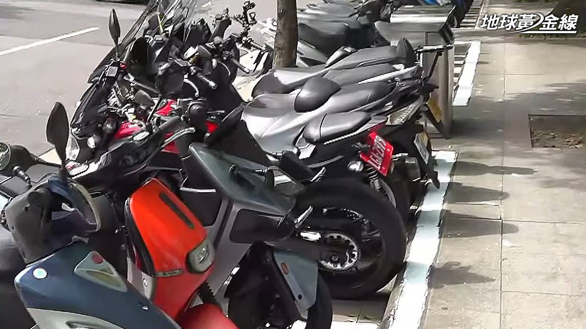 台北市「14處路段」試辦機車格開放給大型重機停放!收費方式與地點完整公布