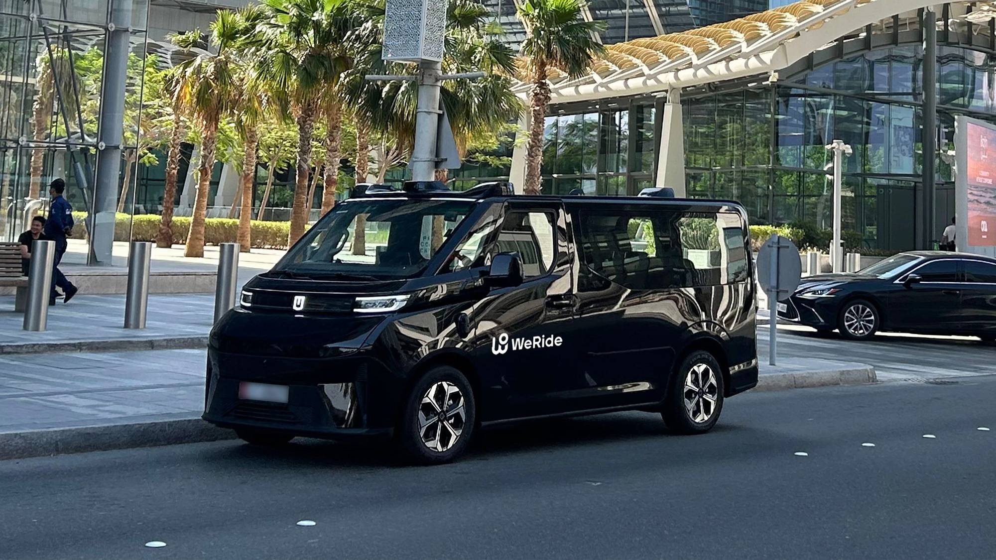 WeRide無人計程車上路中東,阿布達比開啟全自動駕駛商業營運