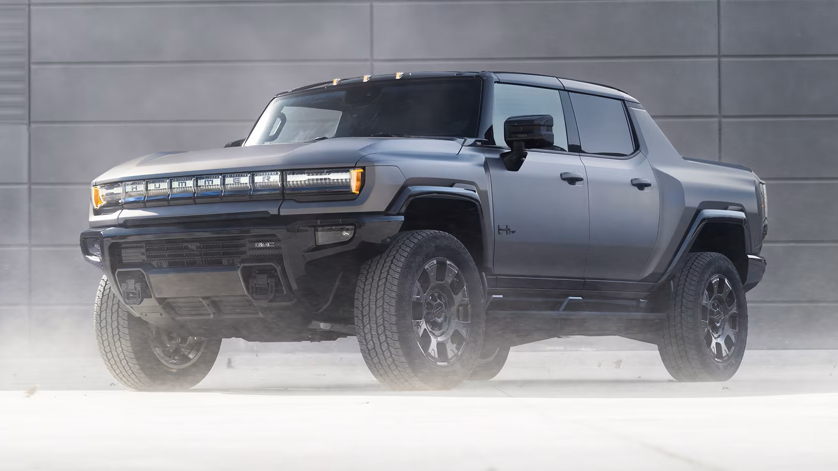 千匹馬力還不夠!新年式Hummer EV升級動力、新增帝王蟹後輪轉向模式
