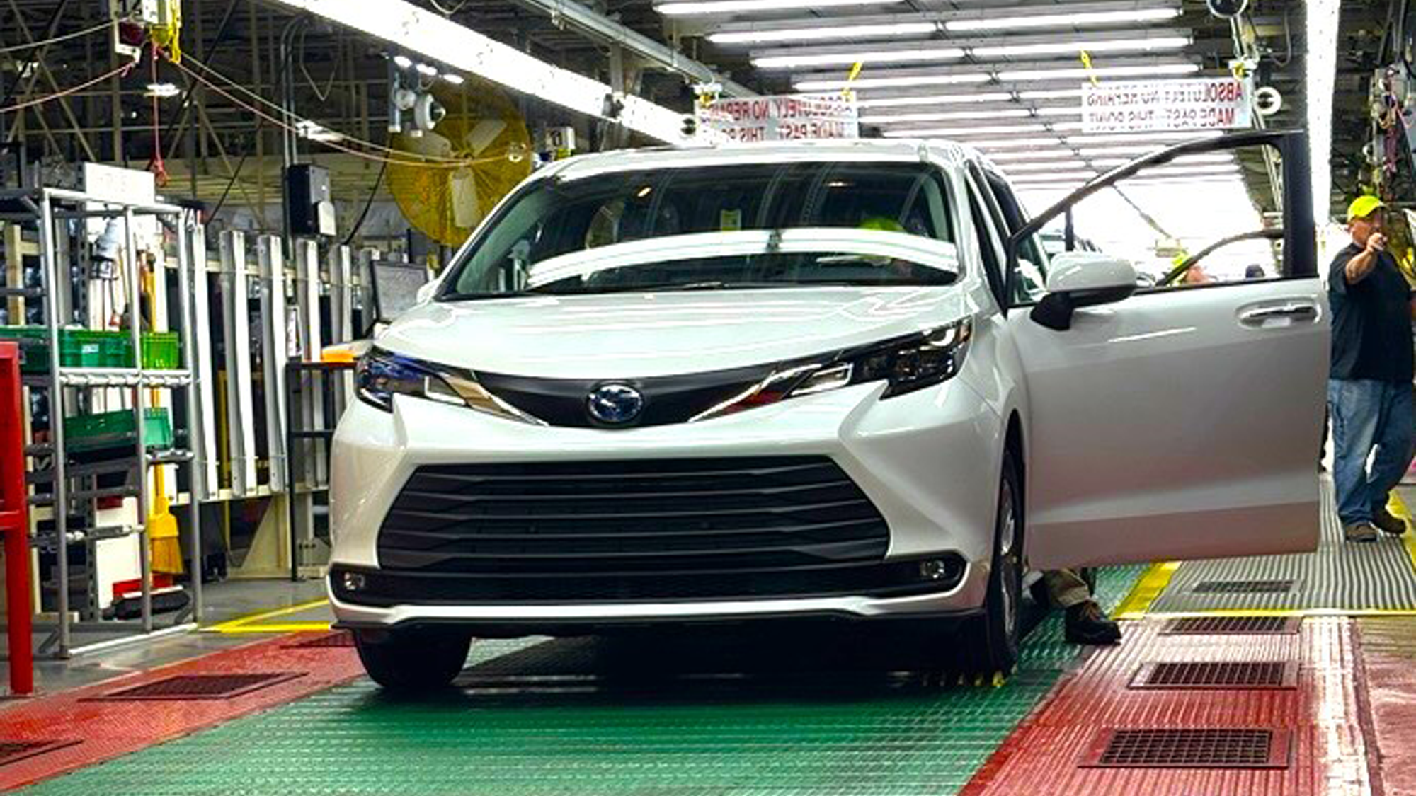 Toyota印第安納州工廠創下里程碑,慶祝第100萬輛油電車下線