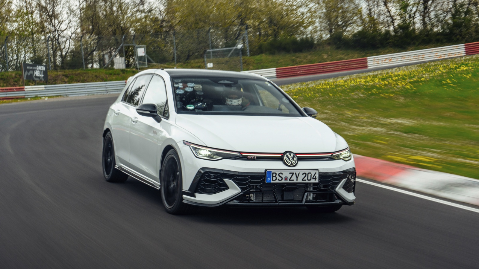 普利司通為Golf GTI 50週年紀念版打造專屬配胎，共創紐柏林最速紀錄