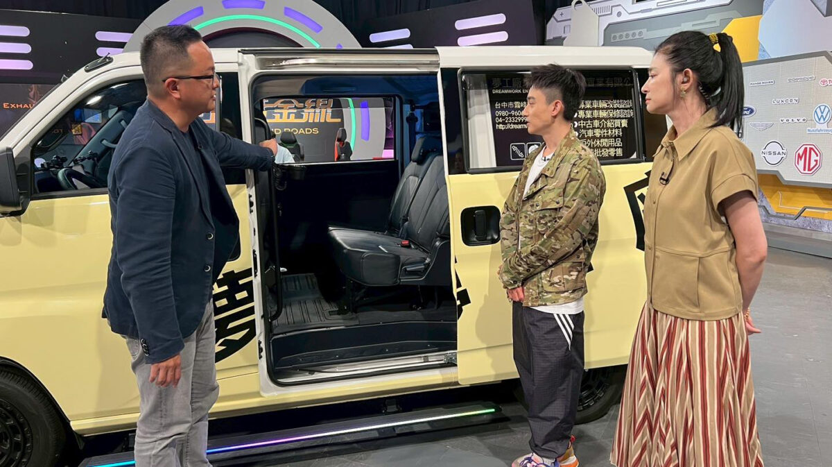 Eason曾開車下樓梯卡住超糗，達人笑推J Space：突發狀況不用怕| 地球黃金線