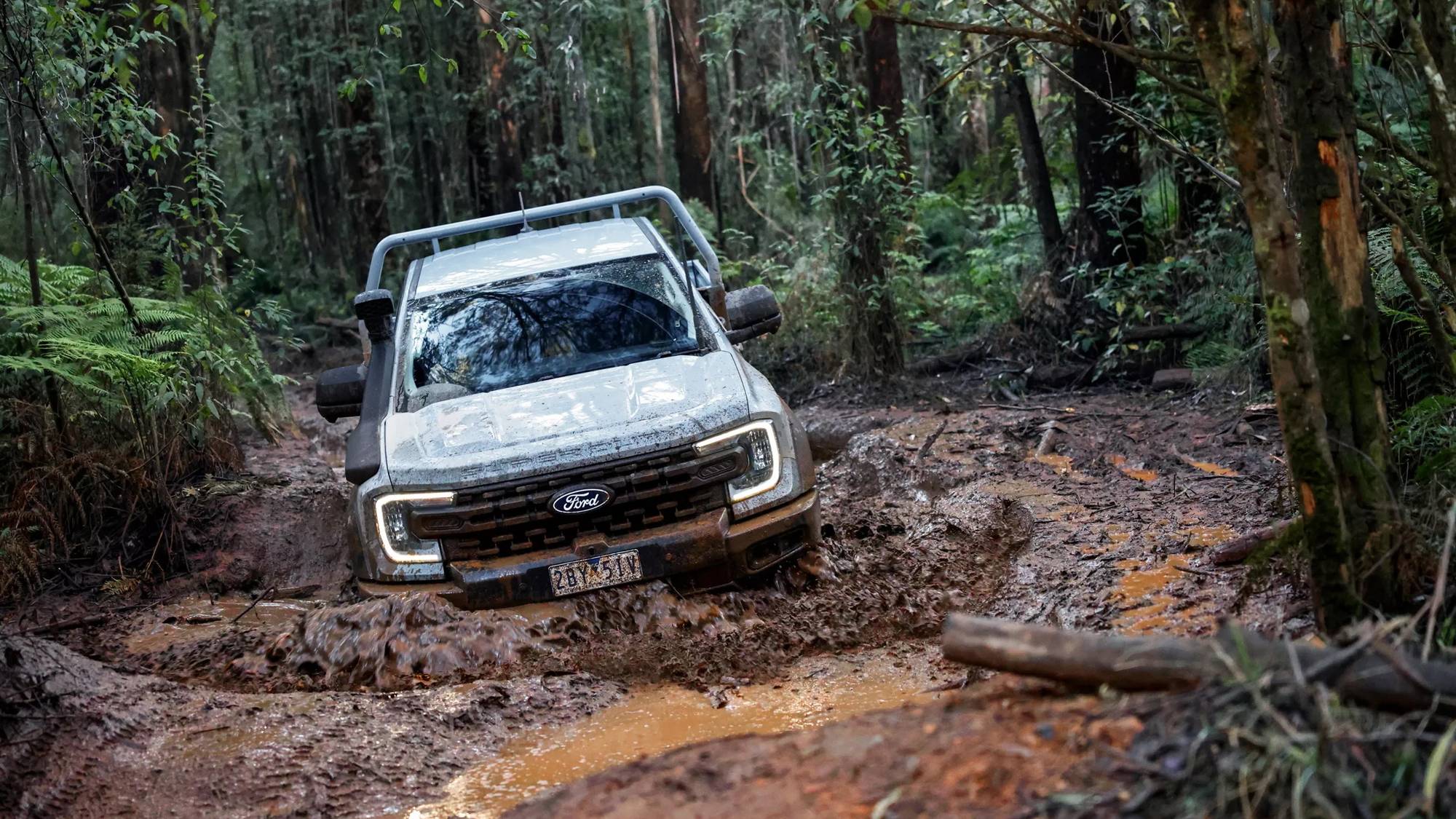Ford Ranger Super Duty挑戰泥地極限,實測身掛600公斤泥巴依舊強悍