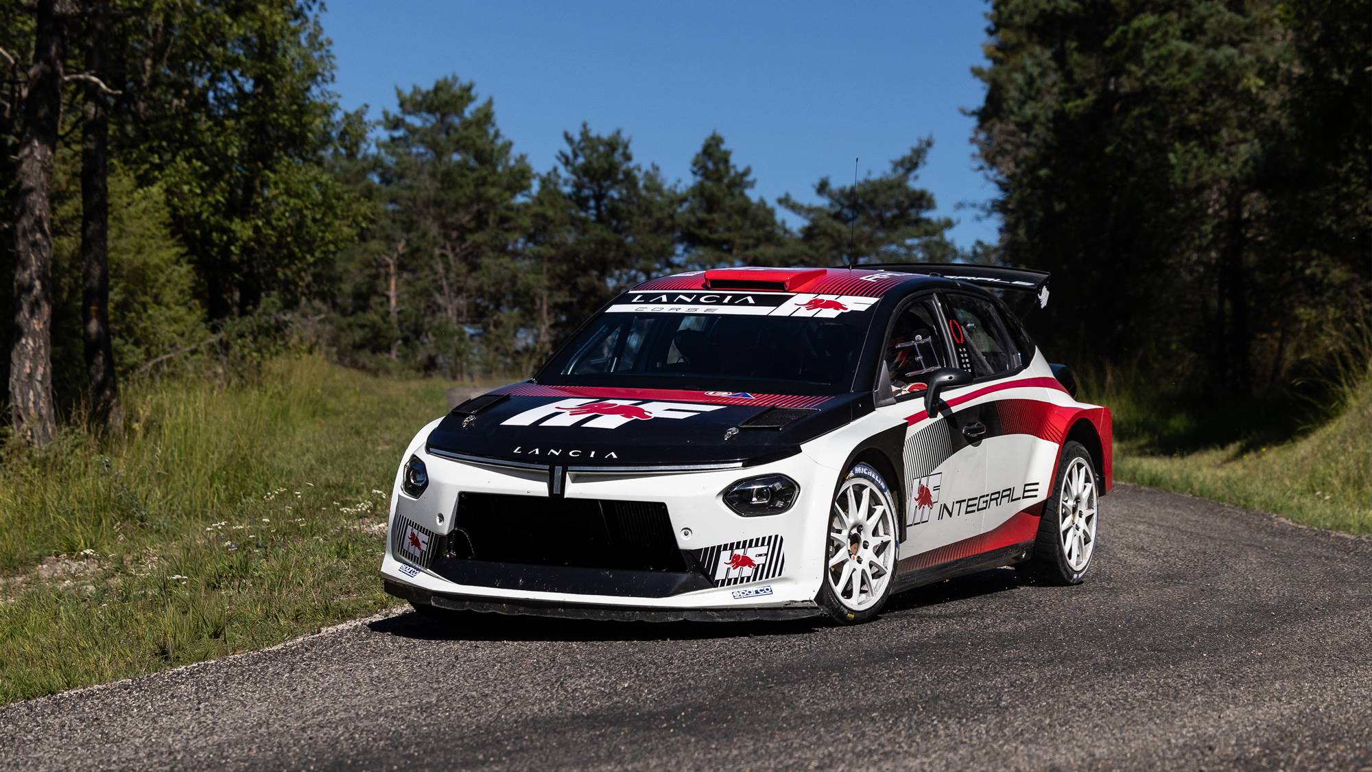 Lancia Ypsilon Rally2 HF Integrale正式亮相,重返賽道傳奇劍指WRC2