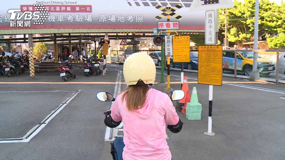 機車考照加嚴「2階段制」最快實施時間曝！筆試難度暴增再加路考能杜絕三寶？