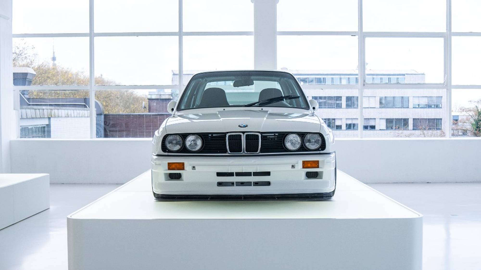 JP Performance改裝「E30 M4」被BMW官方認證!經典M3搭載現代M4動力