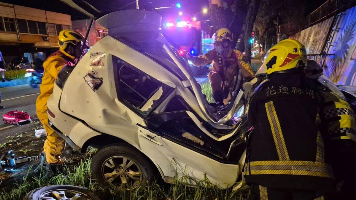 花蓮吉安休旅車疑自撞,車身凹成「U字形」車內6人一度受困