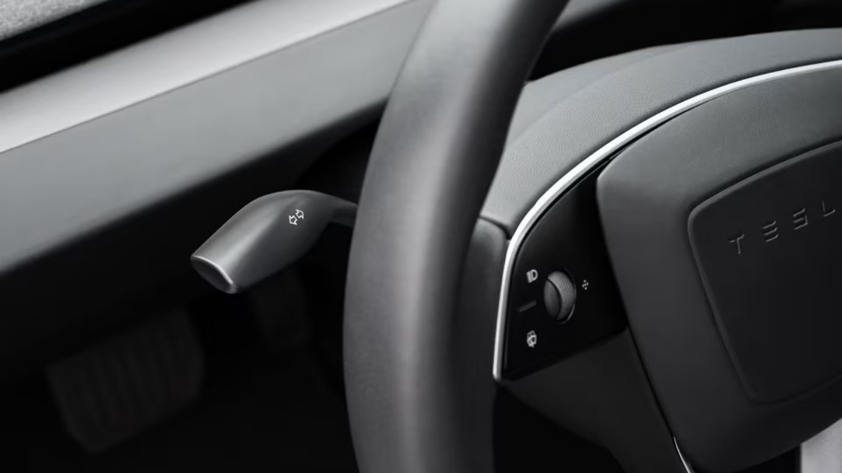 [情報] 台灣特斯拉推出方向燈撥桿改裝服務
