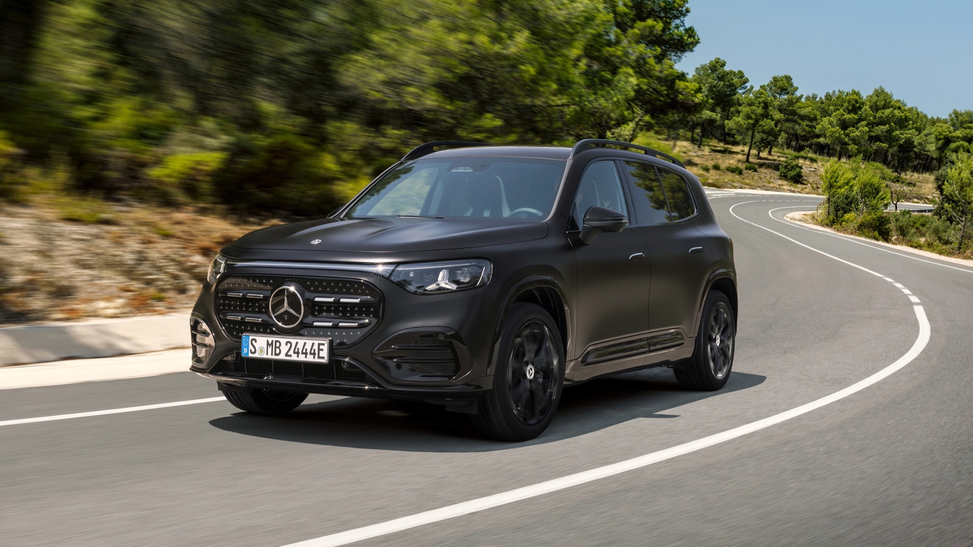 M-Bezn全新純電GLB亮相！提供七座選項德國售價214萬起