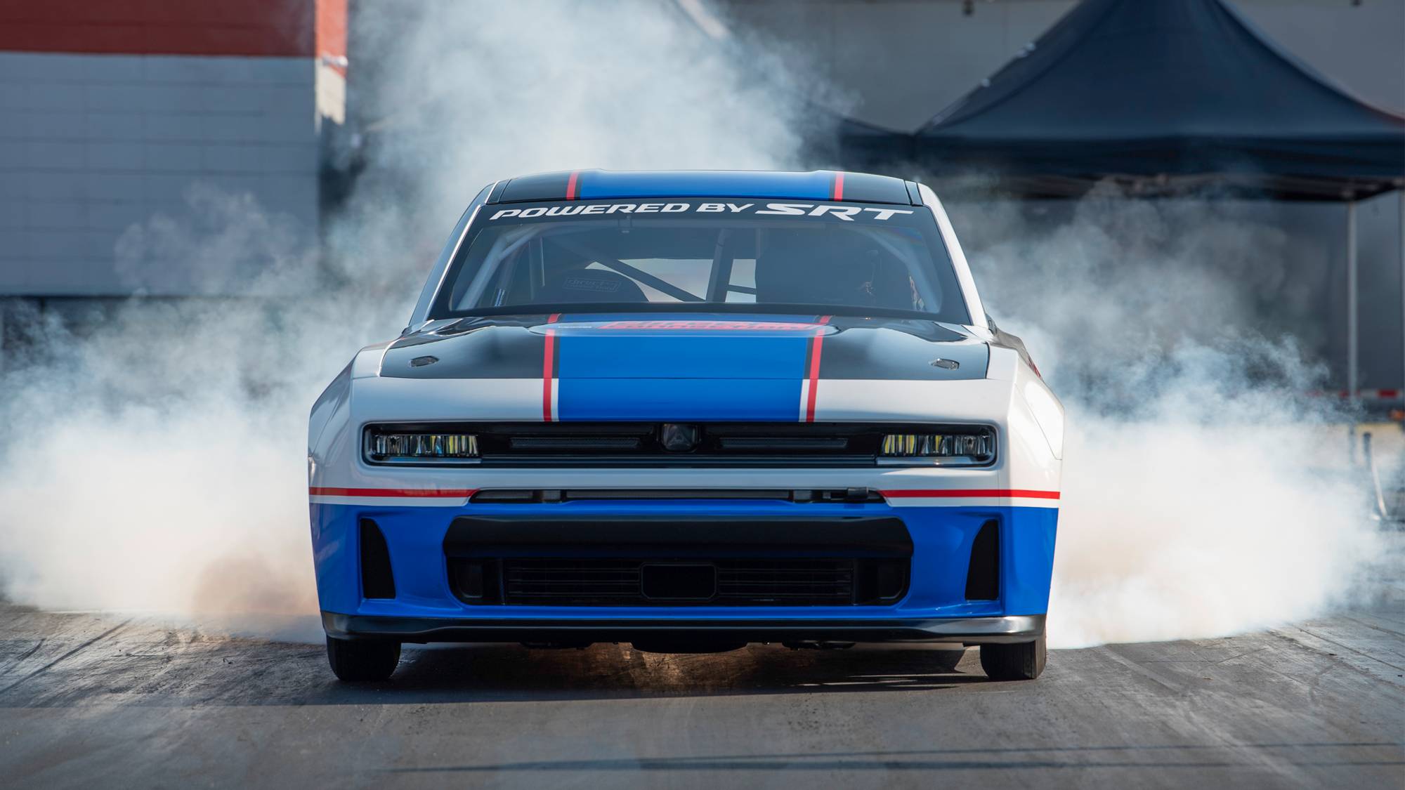 Stellantis HEMI高性能重返舞台核心！重啟V8引擎Hellephant與Drag Pak計畫