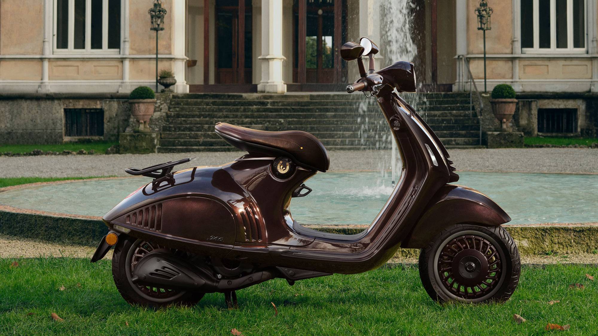 Vespa 946 Horse特仕版正式登場「台灣僅7輛」！馬年靈感化為收藏級藝術座駕 | 地球黃金線