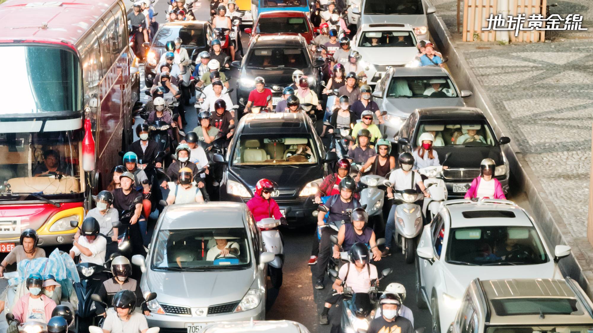 汽車強制險保額提高至300萬元！行政院長曝「保費變化」預計7月上路