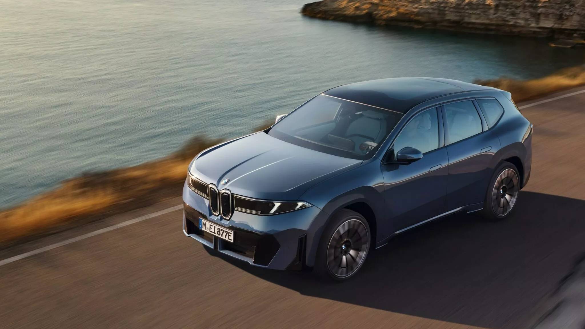 BMW iX3上市半年狂接5萬張單「原廠增加產線」，中國iX3長軸版完整布局