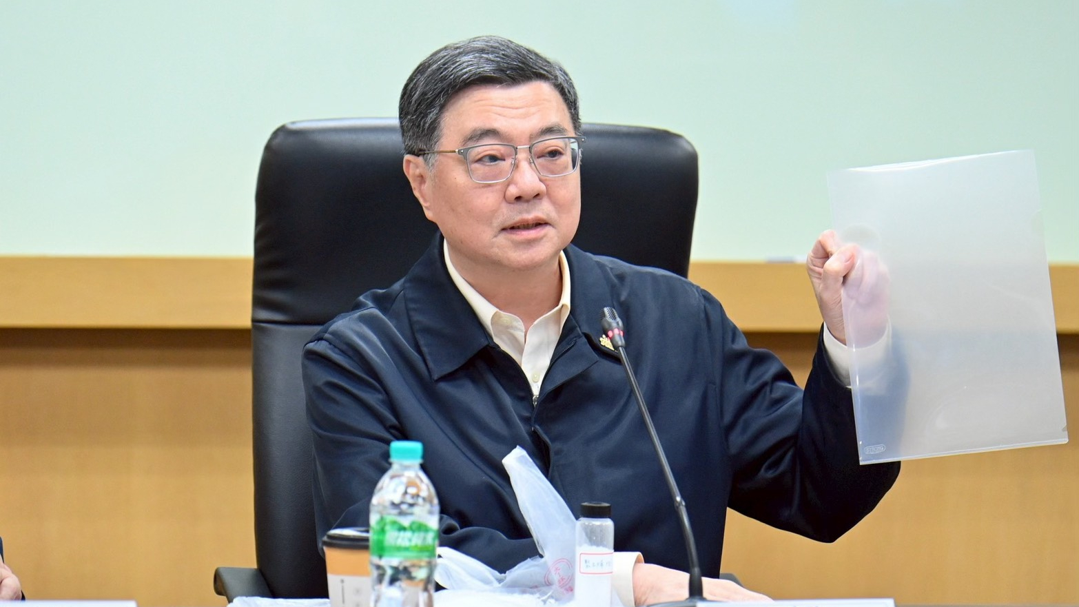 政府補助電動車採購50萬！卓榮泰：今年公告、範圍擴大物流車