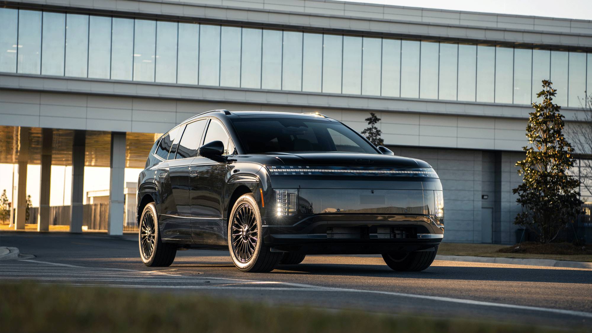 Hyunda Ioniq 9 Calligraphy Black Ink上看250萬！旗艦電動SUV黑化奢華再進化
