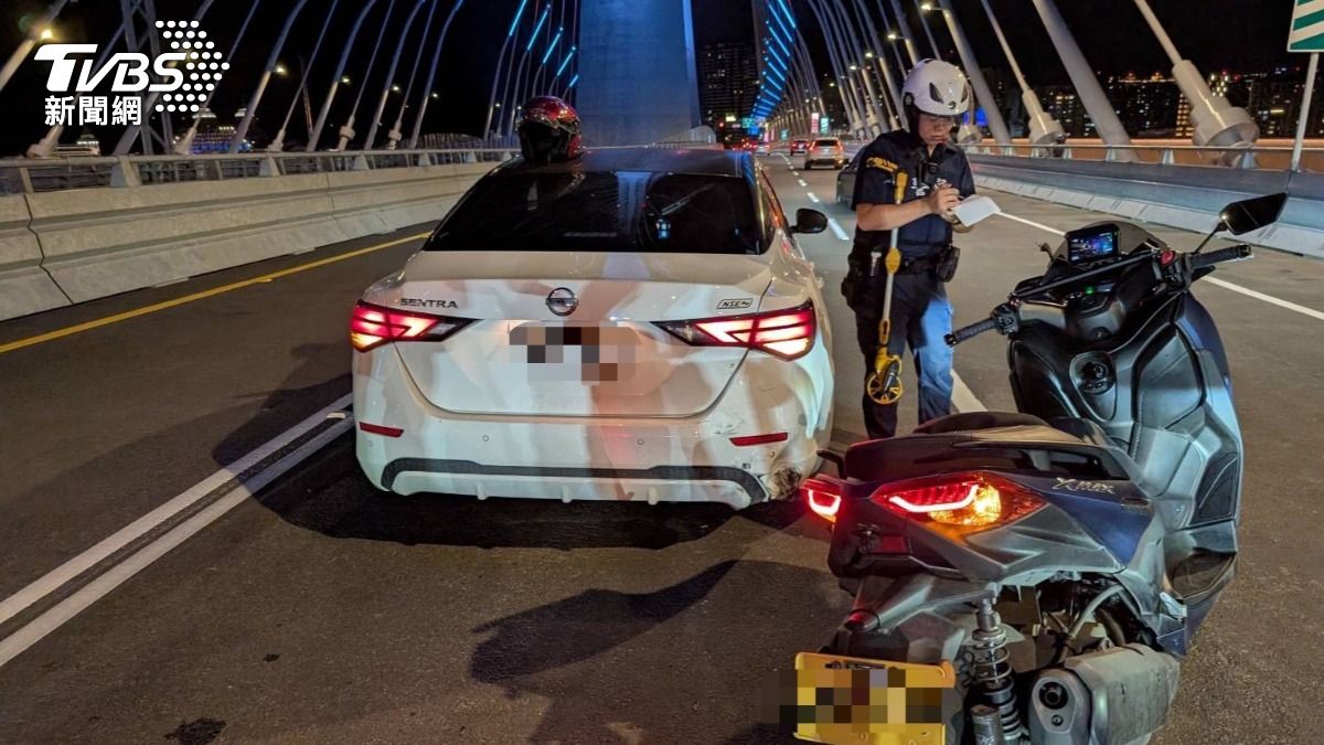 淡江大橋首起車禍在通車後9小時就出現！大型重機與小客車發生擦撞