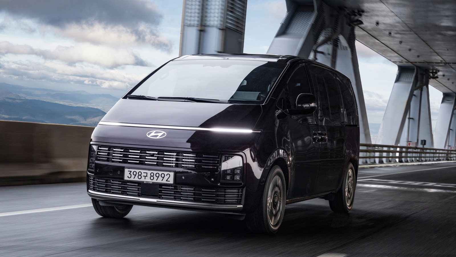 小改款Hyundai Staria傳開始接單！新增1.6渦輪油電動力、接單價同步曝光