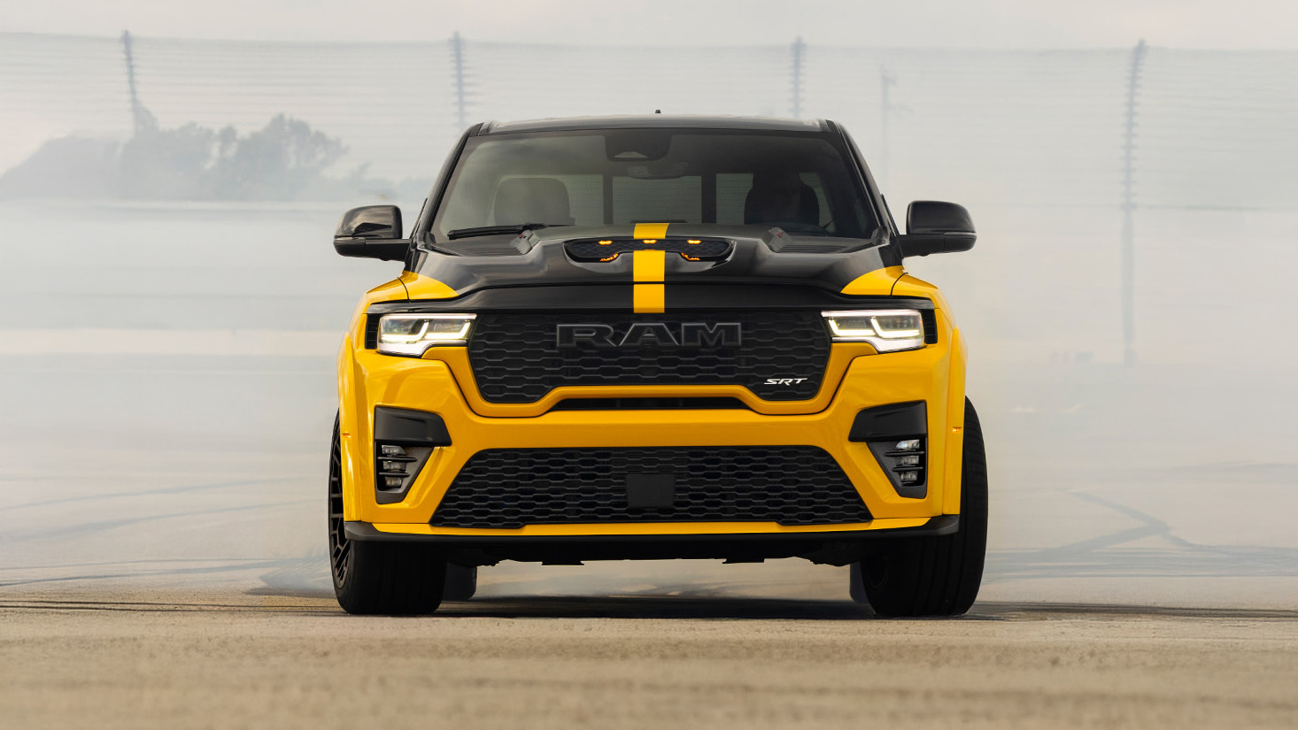 這才是美國車！Ram發表性能皮卡Rumble Bee，V8機增狂榨777匹 | 地球黃金線