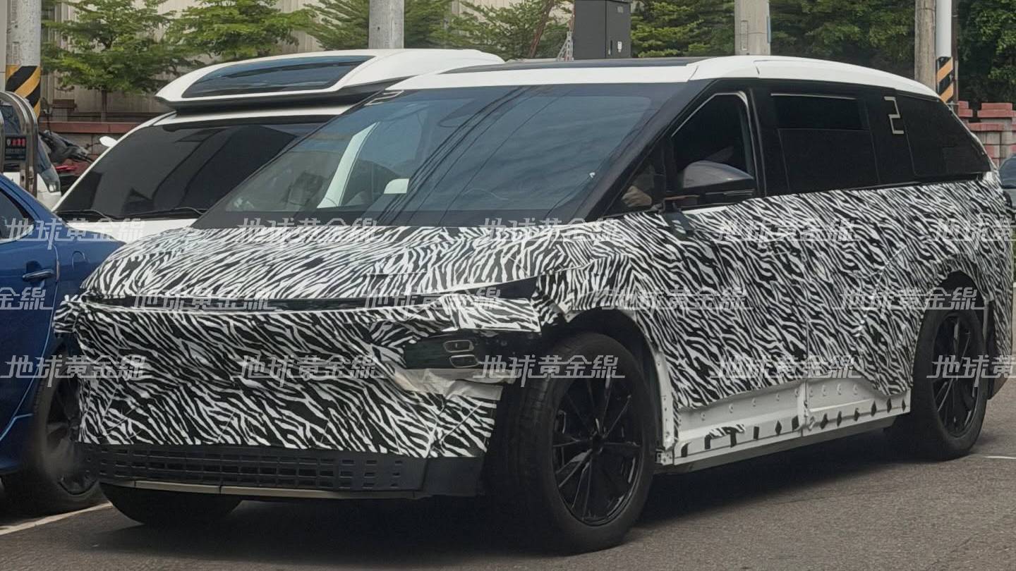 間諜照／疑鴻華先進Model D偽裝車桃園出沒！Foxtron Cavira後的下一款新車？