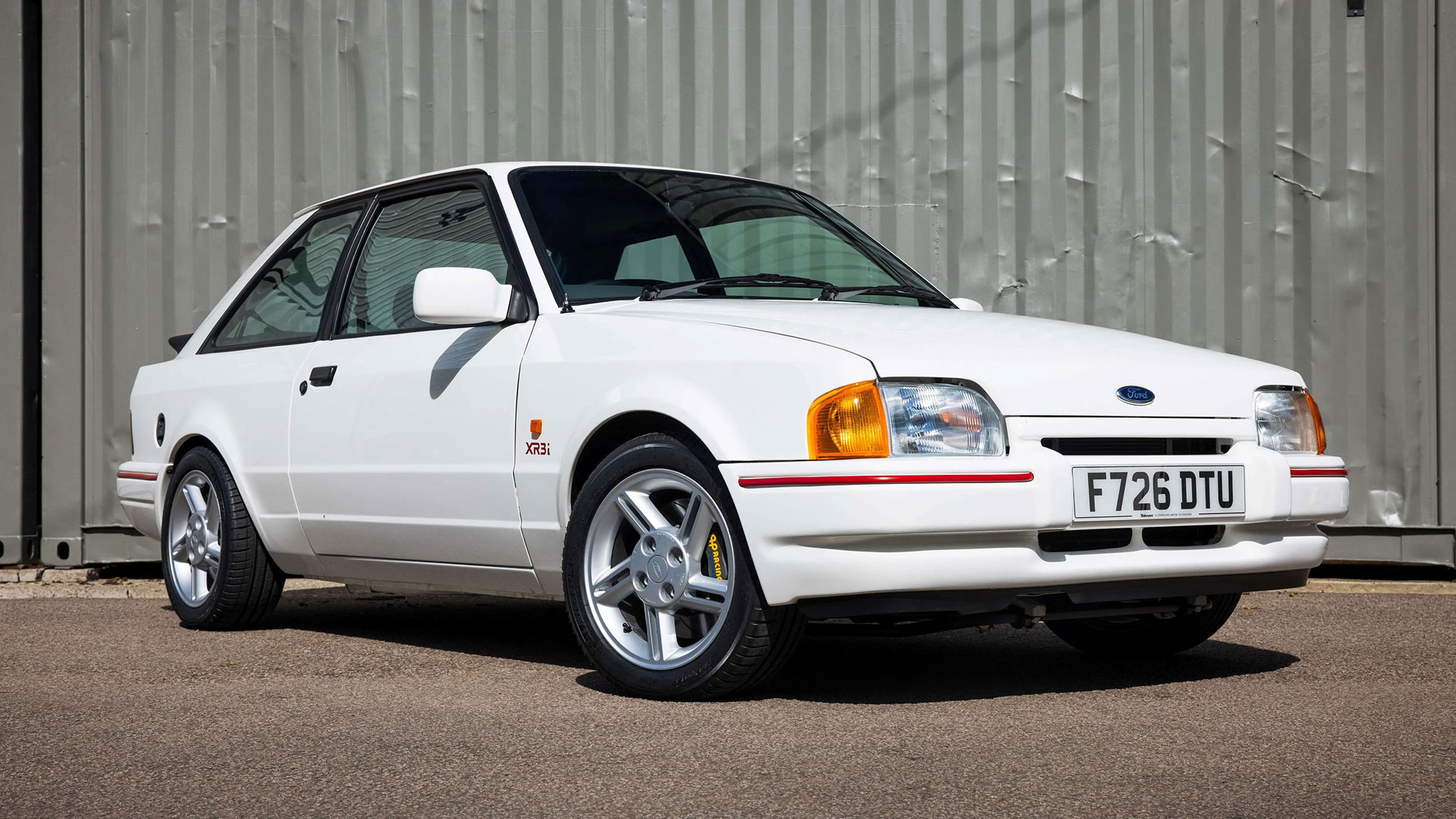 Ford Escort XR3i重生！Tolman耗時1,600小時重建80年代終極經典