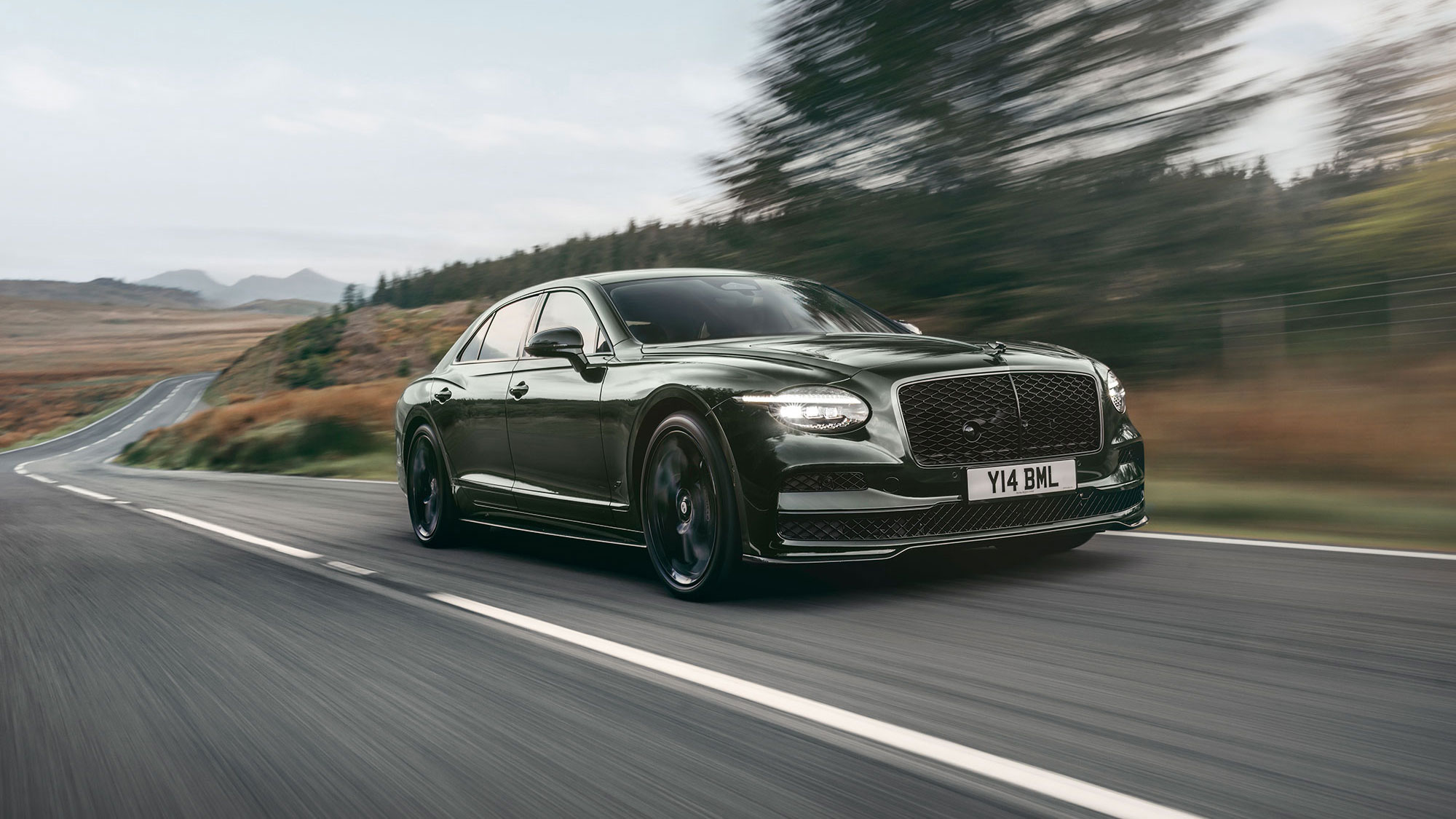 Bentley全新Flying Spur登場，睽違逾60年告別雙圓燈設計