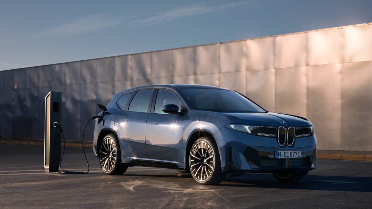 BMW iX3。(圖/BMW提供)