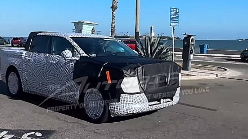 福特神秘百萬內電動皮卡首度現身！比Ford Maverick還小堪稱電動Model T？