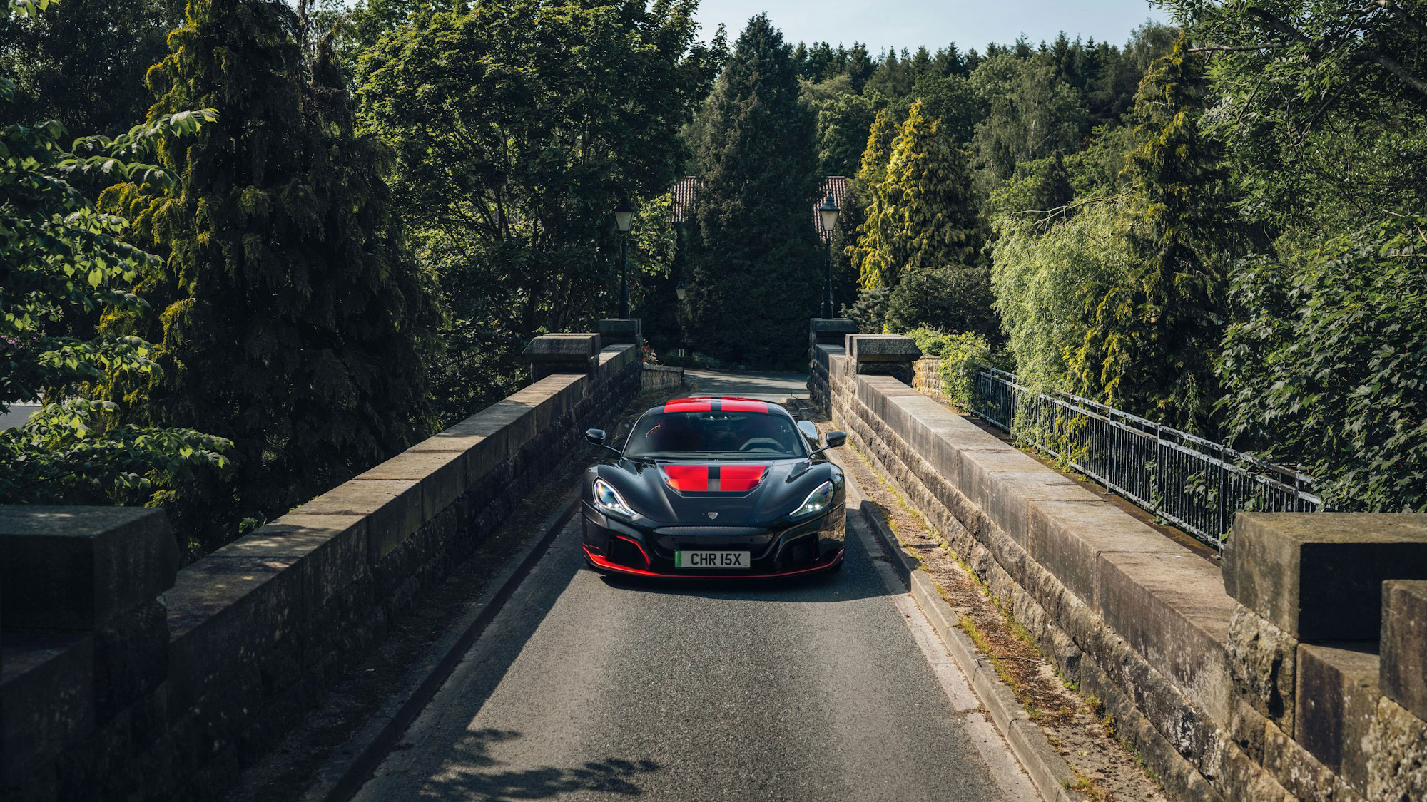 Rimac Nevera完成英國至克羅埃西亞2700公里長征，展現電動超跑日常化潛力