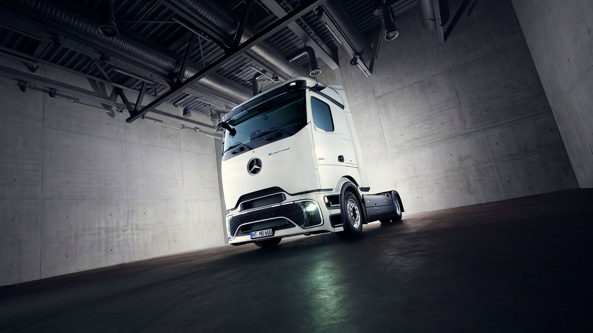 M-Benz eActros Lowliner鎖定高容積物流市場，拓展電動重卡版圖